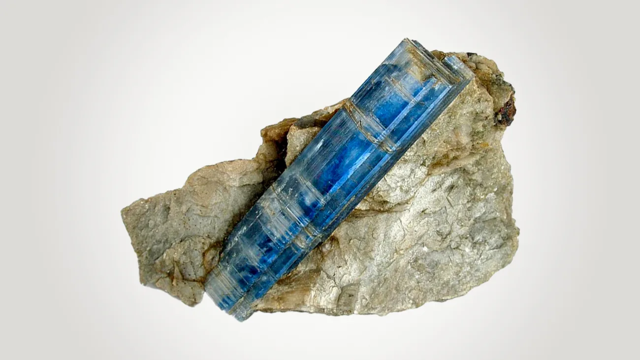 سنگ کیانیت/ Kyanite 2 سنگ کیانیت / Kyanite