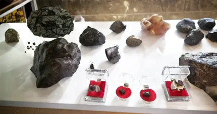 شهاب‌سنگ آکوندریت در دومین جشنواره شهاب‌سنگ و گوهرسنگ زرند