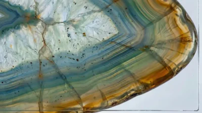 حافظه‌ی پنهان سنگ در ترک‌های میکروسکوپی