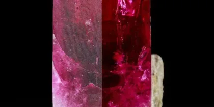 کریستال بیکسبیت / Bixbite